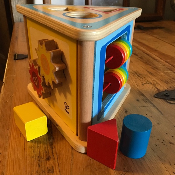 hape triangle toy